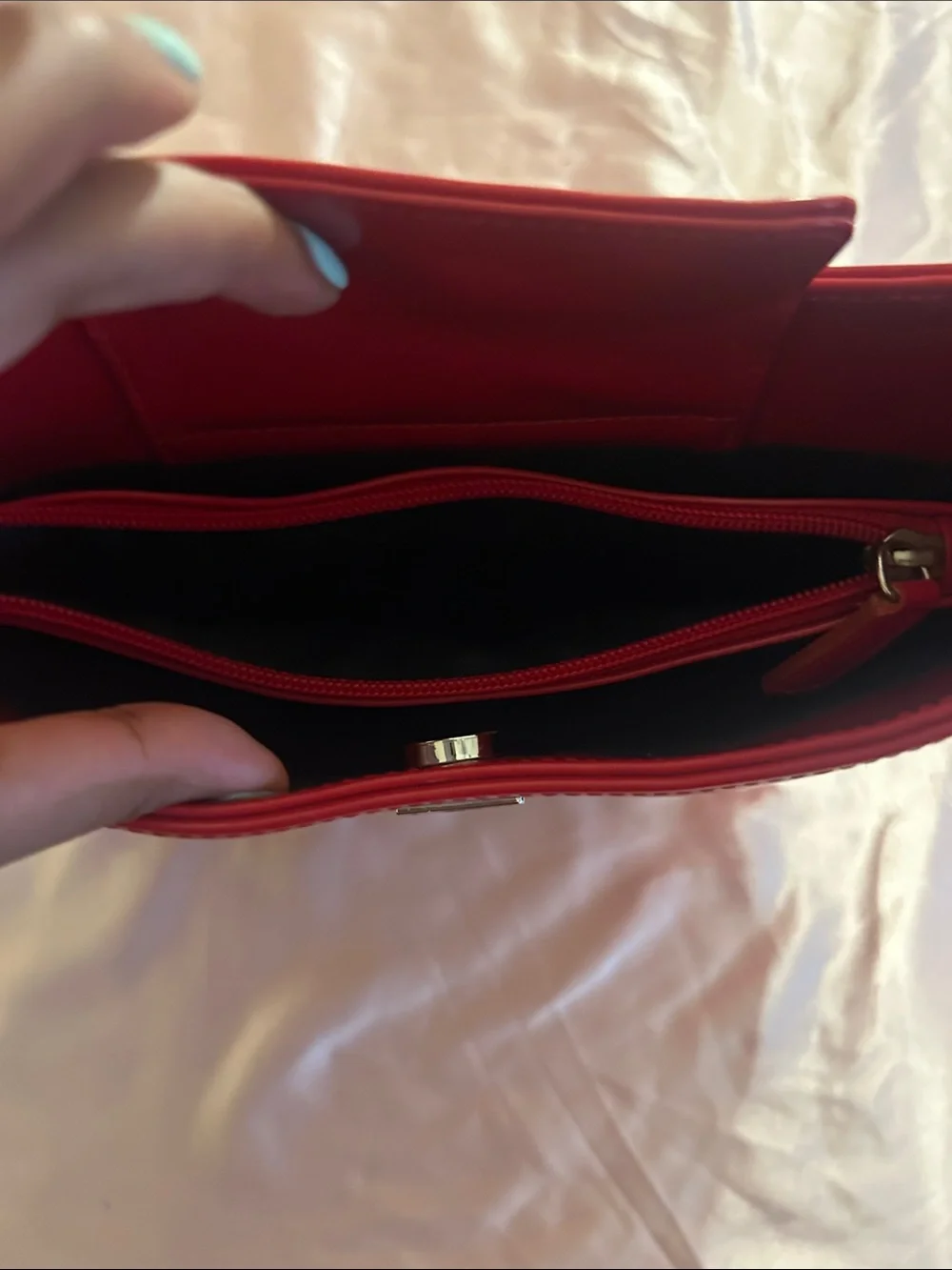 Red Shoulder Bag with Metallic G Accent